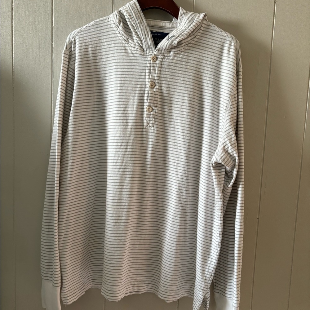 American Eagle Men's Light Weight, Long Sleeve, Hooded Shirt